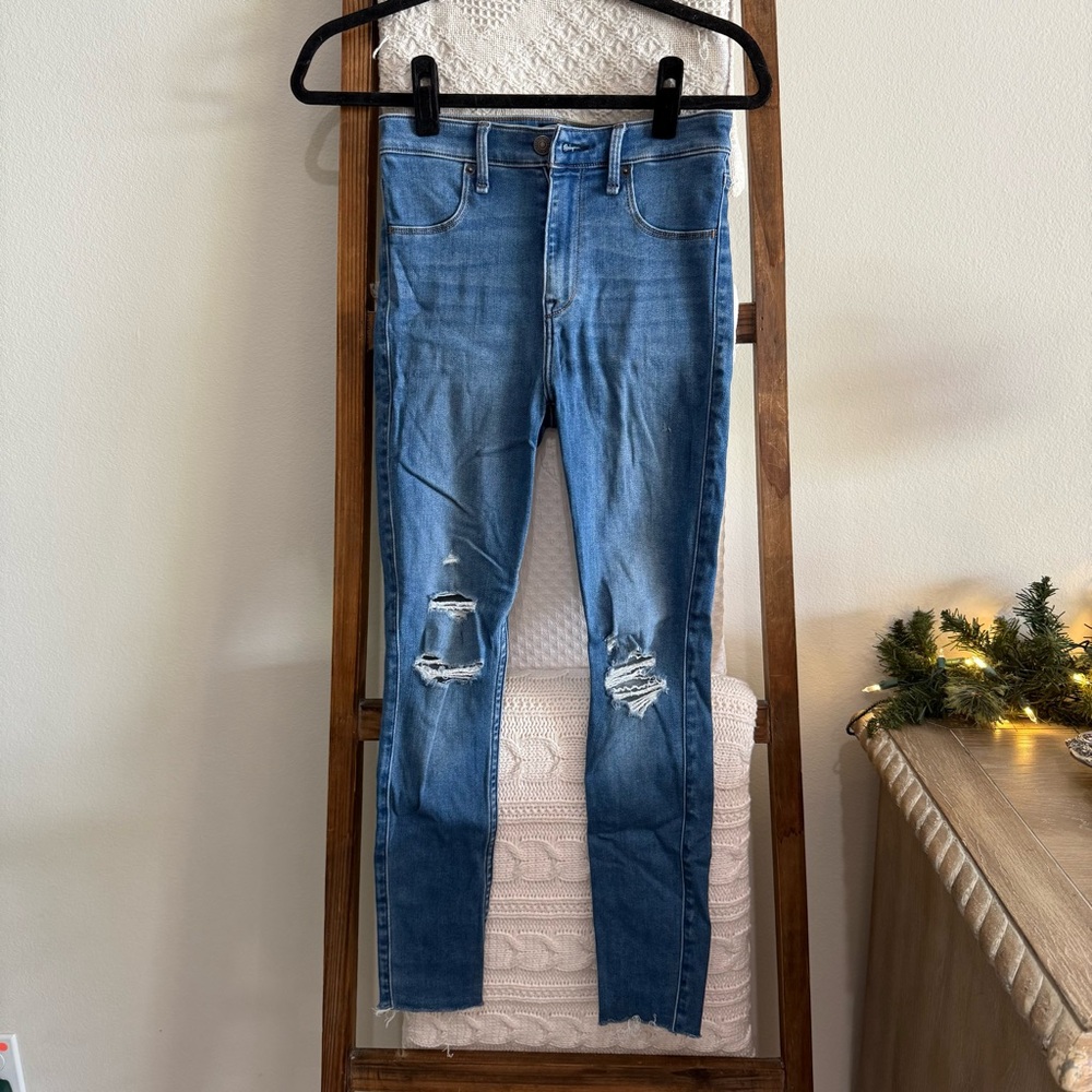 Abercrombie & Fitch High Rise Distressed Jean Legging